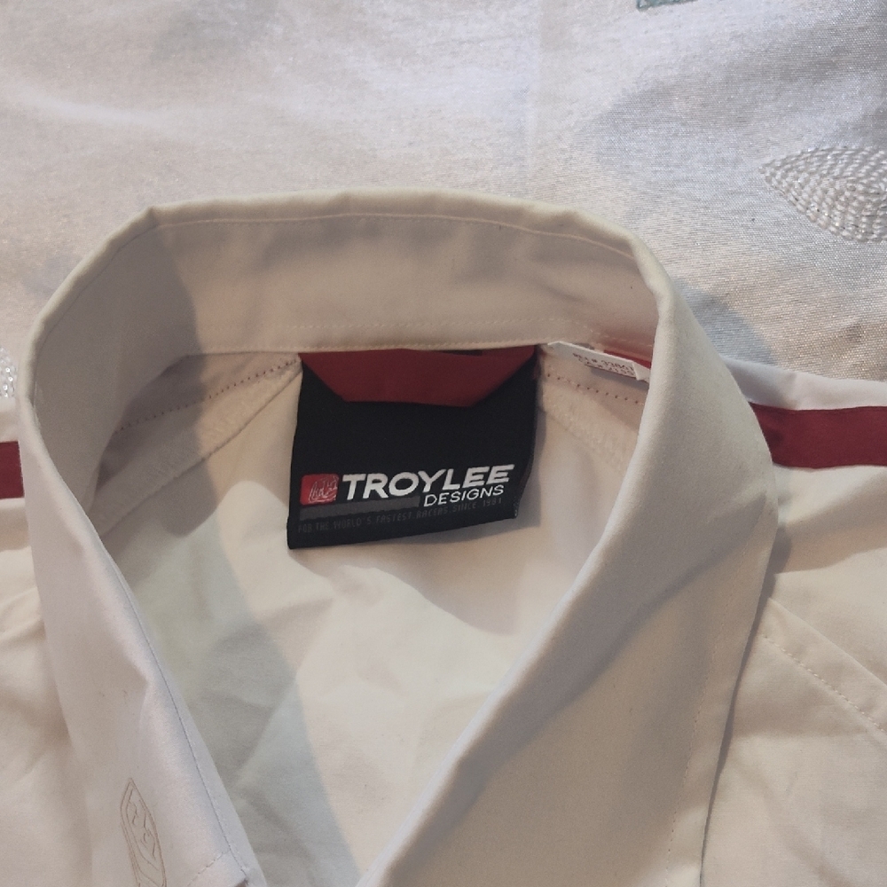 White and Black Short Sleeve Shirt - Picture 2 of 8